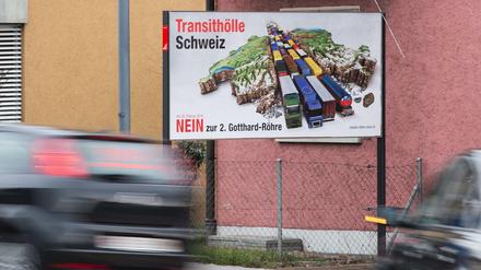 Die Opposition fürchtet noch mehr Verkehr durch die zweite Röhre.