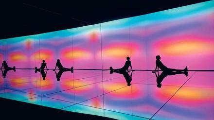 In der Koje der Berliner Galerie Crone läuft die Projektion „Infinite Composition“ (2015) der kubanischen Künstlerin Rachel Valdés Camejos. 