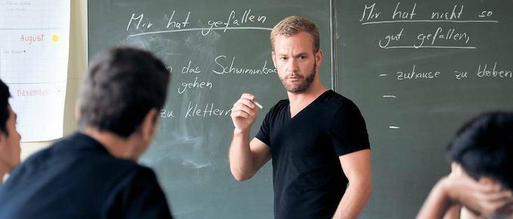 Motivierend vor der Klasse. Die Zukunft braucht Lehrer, die Schüler dabei unterstützen, durch eigenständiges Denken selbstständig zu lernen, sagt Andreas Schleicher. Allein Wissen zu vermitteln reicht nicht aus.