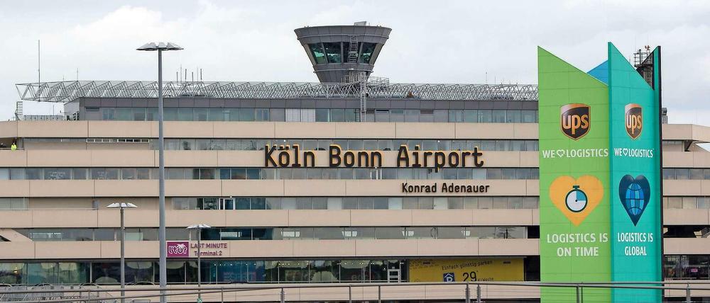 Der Flughafen Köln/ Bonn. Hier war am Dienstag eine Frau durch die Sicherheitsvorkehrungen gelangt.