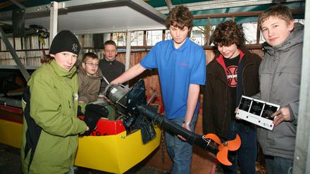Spitzenreiter: Die Max-Beckmann-Schule - hier Mitarbeiter der Schülerfirma "Solar Tec" an dieser Schule - ist eine der beliebtesten Bildungseinrichtungen Berlins.