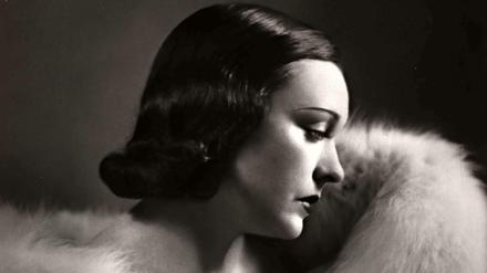 Die große Stummfilmikone, nachdenklich, fast unnahbar.