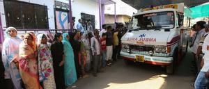 Angeblich soll ein Mann in Mumbai (Indien) 14 seiner Angehörigen ermordet haben.