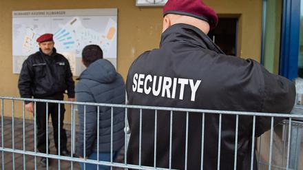 Immer wieder kommt es in Flüchtlingsunterkünften zu Zusammenstößen. 