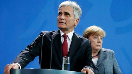 Ziehen in der Flüchtlingsfrage längst nicht mehr an einem Strang: Österreichs Kanzler Werner Faymann und Bundeskanzlerin Angela Merkel.