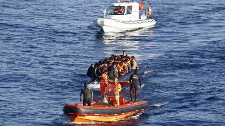 Täglich kommen aus der Türkei Flüchtlinge auf den griechischen Inseln an - seit Januar rund 160.000.