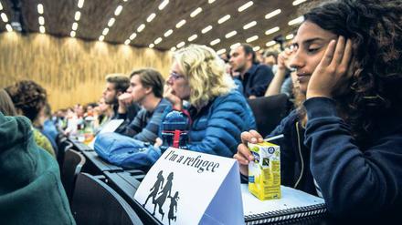 Bereit zur Hilfe. Studenten in Antwerpen solidarisieren sich mit Flüchtlingen. Foto: Imago