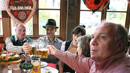 Bald wieder beisammen? Die Bayern-Verantwortlichen um Uli Hoeneß (rechts).