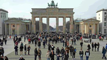Das Brandenburger Tor in Berlin - bei Touristen beliebt.