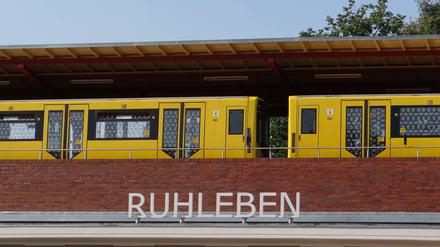 Kein Zug wird kommen: Spandauer, die zur U2 wollen, müssen umplanen.