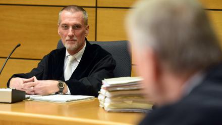 VW-Prozess. Richter Ingo Streek im Landgericht Bochum vor Beginn der Verhandlung am Mittwoch. Ein VW-Kunde verklagt ein Autohaus in Bochum und fordert nach dem VW-Abgasskandal den Kaufpreis für sein Fahrzeug zurück. 