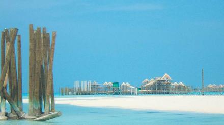 Noch geht die Inselwelt nicht unter: Die Pächter von Kunfunadhoo bauen auf einem weiteren Eiland das nächste Luxusresort. 