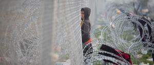 Zutritt verboten: An der griechisch-mazedonischen Grenze müssen weiterhin viele Flüchtlinge unter katastrophalen Bedingungen ausharren.