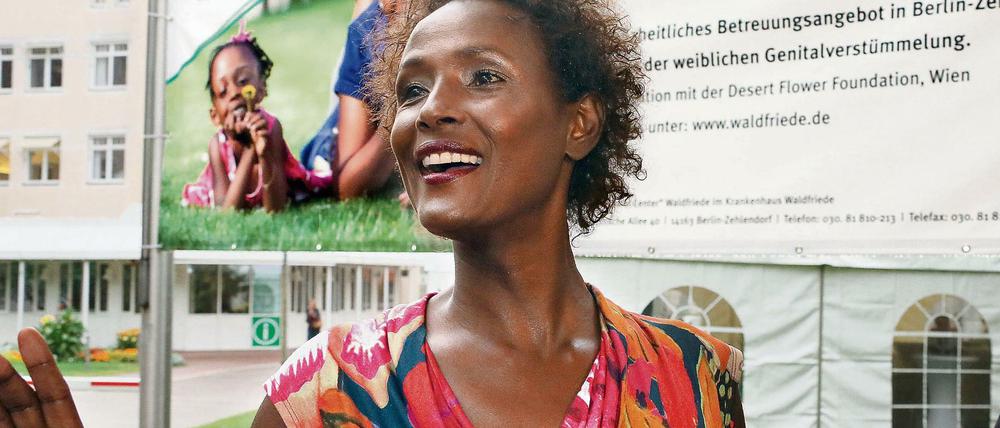 Unter der Schirmherrschaft von Waris Dirie, somalische Bestsellerautorin ("Wüstenblume") und Aktivistin gegen Genitalverstümmelung, wurde das Center gegründet.