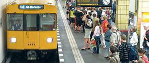 Der Bahnhof Friedrichstraße hat einen Schutzraum unter der Bahnsteigkante. 