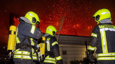 Im August 2015 abgebrannt: Die Sporthalle in Nauen sollte eine Unterkunft für Flüchtlinge werden.