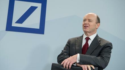 Cryan selbstbewusst. Die Deutsche Bank beansprucht trotz Rekordverlust und Absturz des Aktienkurses eine führende Rolle.