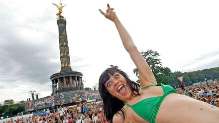 Hat das wirklich jemand vermisst? Die Love Parade in den Neunzigern.