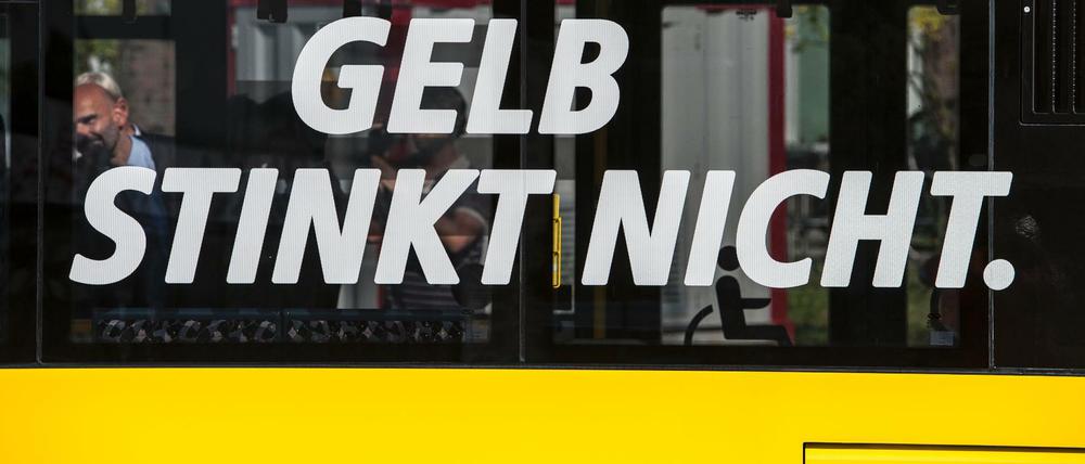 Mit diesem Slogan wirbt die BVG für ihre Elektrobusse. Doch andere Busse der Verkehrsgesellschaft stinken eben doch.
