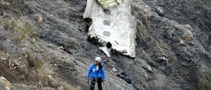Bergungsarbeiten nach dem Absturz der Germanwings-Maschine in den französischen Alpen am 24. März 2015. (Archivbild)