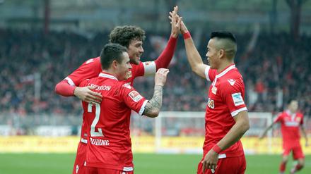 Wer wird der neue Chef? Die Spieler des 1. FC Union werden sich wohl noch bis zum Sommer gedulden müssen, bis ihr neuer Trainer feststeht.