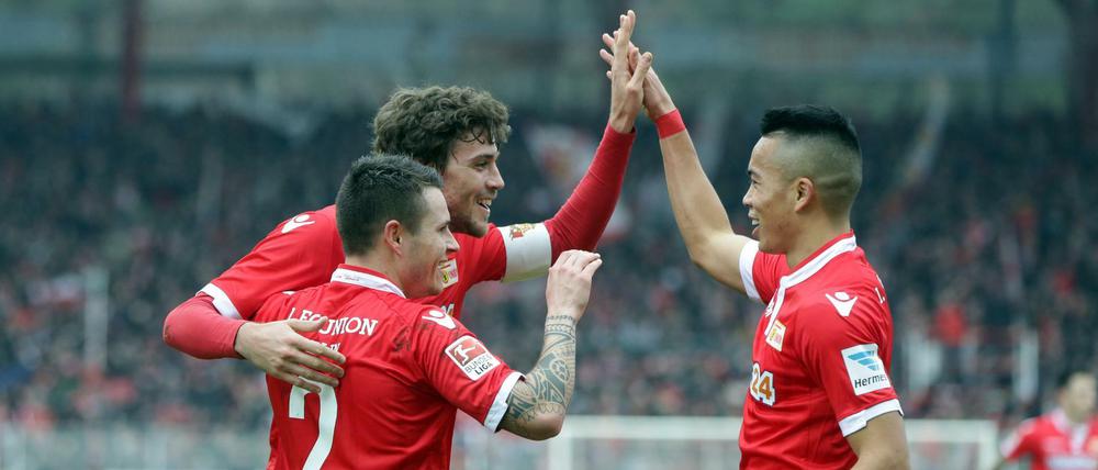 Wer wird der neue Chef? Die Spieler des 1. FC Union werden sich wohl noch bis zum Sommer gedulden müssen, bis ihr neuer Trainer feststeht.