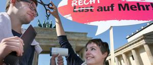 Frisör oder Frisörin? Die Lohnkluft zwischen Männern und Frauen ist in Deutschland so groß wie in kaum einem anderen Land Europas. 