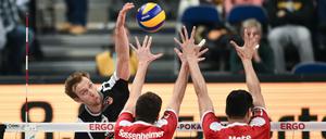 Paul Carroll (links) ist der erfolgreichste Angreifer der Berliner.