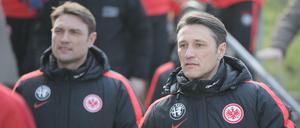 Der neue Trainer von Eintracht Frankfurt, Niko Kovac (r.) debütiert mit Assistent und Bruder Robert in Mönchengladbach.