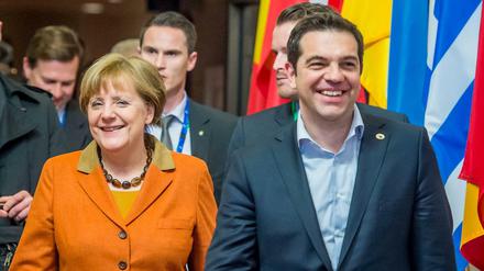 Ganz entspannt. Bundeskanzlerin Angela Merkel und Griechenlands Ministerpräsident Alexis Tsipras auf dem EU-Türkei-Gipfel in Brüssel.