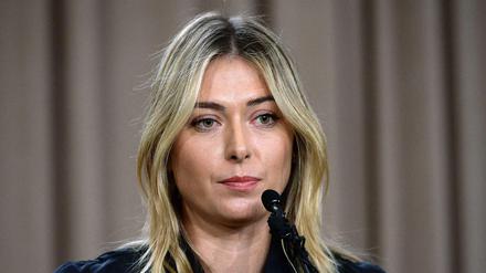 Sichtlich angeschlagen: Maria Scharapowa bei der Pressekonferenz in Los Angeles.