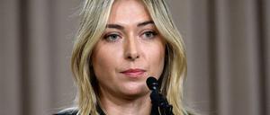Sichtlich angeschlagen: Maria Scharapowa bei der Pressekonferenz in Los Angeles.