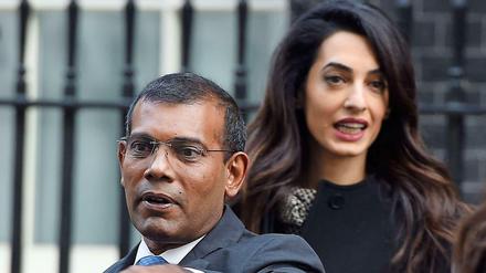 Amal Clooney vertritt den 2012 gestürzten Präsidenten der Malediven, Mohamed Nasheed, der sich wegen einer Rückenbehandlung gerade in London aufhält. 