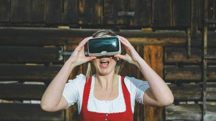 "Bayerisch Reality": Die Ammergauer Alpen GmbH wirbt auf der ITB mit einem 3-D-Film.