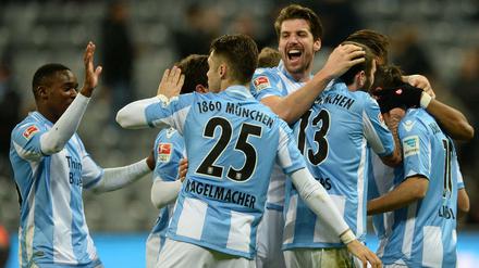 Löwen-Jubel. 1860 steht nicht mehr auf einem Abstiegsplatz in der Zweiten Liga.