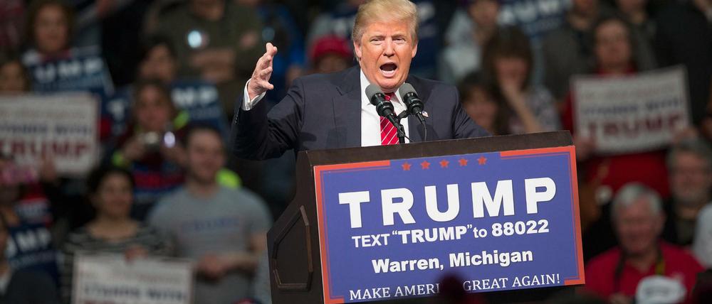 Der republikanische Präsidentschaftskandidat Donald Trump ist von einem ägyptischen Flugschüler in den USA auf Facebook bedroht worden.