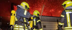 Im August 2015 hatten Neonazis eine geplante Flüchtlingsunterkunft im brandenburgischen Nauen in Brand gesteckt. 