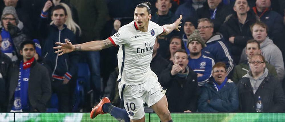Nur Fliegen ist schöner. Zlatan Ibrahimovic bejubelt sein Tor zum 2:1 für PSG.