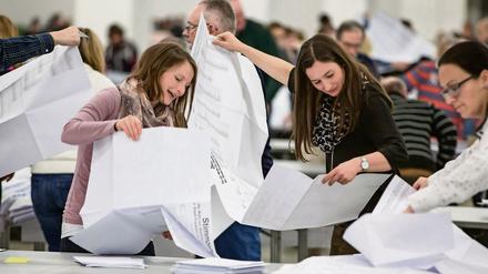 Aufwändiges Auszählen: Kommunalwahl in Hessen.