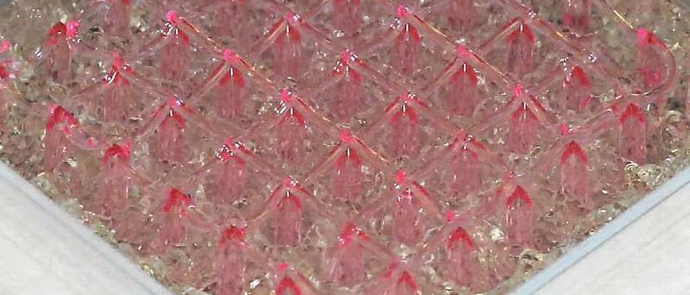 Gewebeglibber. Ein 3D-Drucker bettet Zellen in ein Netz aus Gelatine und Fibrinogen ein, in dem sie von Nährstoffen umspült Blutgefäße und andere Strukturen bilden können.