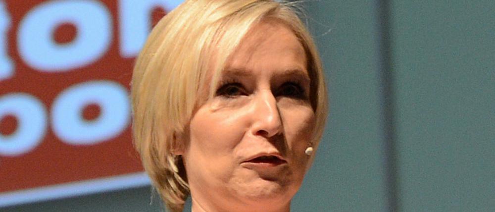 Moderatorin Babette von Kienlin (damalige Einstmann) präsentiert am 24.01.2013 in Stuttgart (Baden-Württemberg) die Preisverleihung "Die besten Autos 2013". Die ZDF-Moderatorin hat bei laufender Sendung einen Schwächeanfall erlitten.