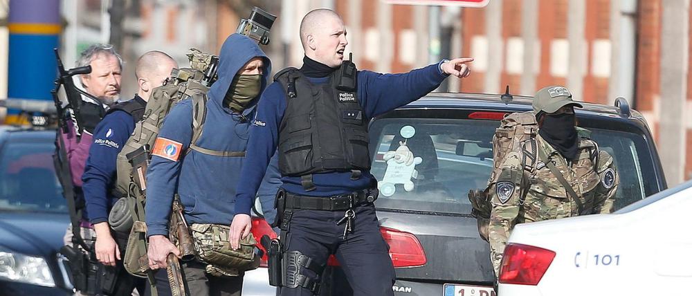 Anti-Terror-Einsatz in Brüssel am Mittwoch. Es sind noch viele Fragen offen. 