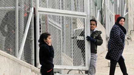 Asyl- und Abschiebungsverfahren in Hotspots wie hier in Lesbos sollen künftig beschleunigt werden.