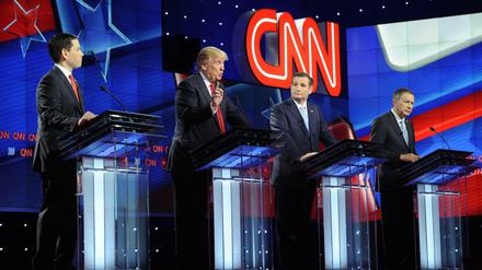 Die Kandidaten bei der Debatte in Miami.
