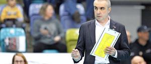 Daheim wird es besser. Am Samstag gibt es für Trainer Serniotti und sein Team den Hauptrundenabschied in Berlin.