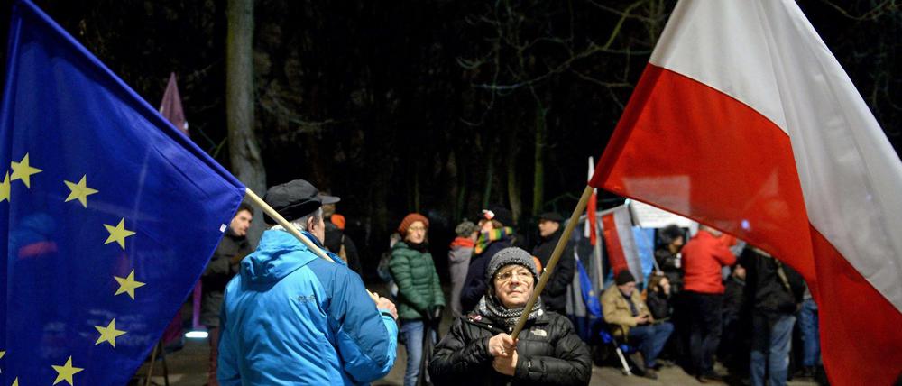 Europa oder Polen? Bei der polnischen Regierungspartei PiS stellt sich die Frage, ob sie überhaupt noch zu Europa gehören will. 
