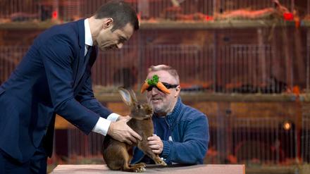 "Klein gegen Groß" - am Samstag hat Moderator Kai Pflaume Axel Prahl zu Gast, der sich mit Kindern misst.