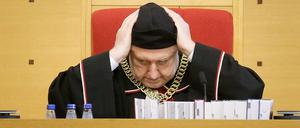Die Regierungspartei PiS will mit einem umstrittenen Gesetz den Einfluss des polnischen Verfassungsgericht stark beschneiden. Das kritisierte nun die von der EU eingesetzte sogenannte Venedigkommission.