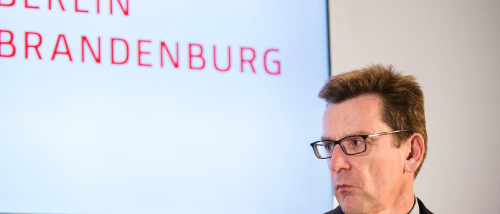 Flughafenchef Karsten Mühlenfeld muss am Montag im Potsdamer Parlament Rede und Antwort stehen.