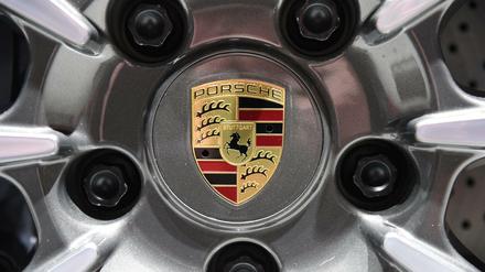 Das Logo des Sportwagenbauers Porsche.
